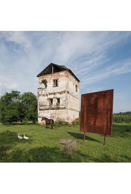 Copertă produs Cule. Casele fortificate &icirc;ntre fală și ruină / Fortified houses between glory and ruin