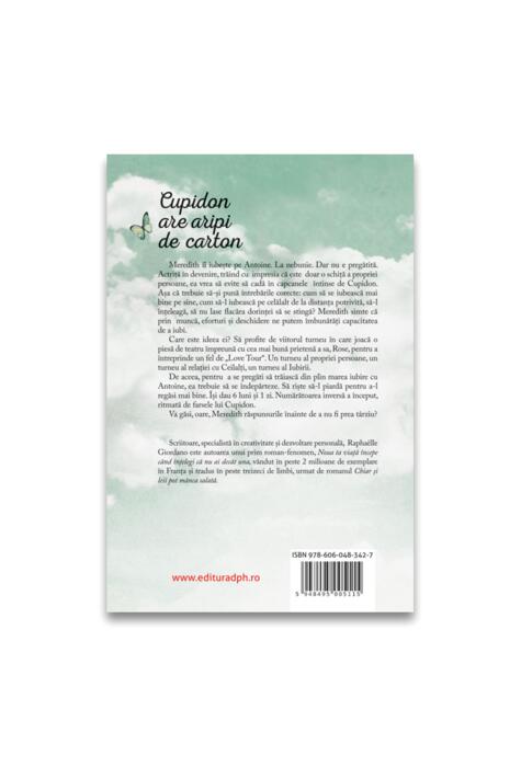 Cupidon are aripi de carton