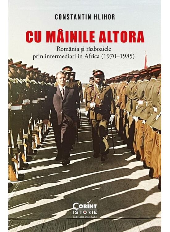 Copertă produs Cu m&acirc;inile altora - gallery big 1